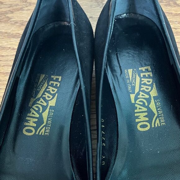 SALVATORE FERRAGAMO Suede Pointed Flats JEWELED 7.5 B Narrow - Picture 4 of 6